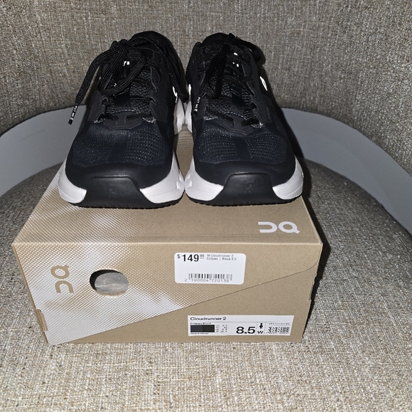 On Cloud cloudrunner 2 sz8.5W women OBO - Picture 3 of 9